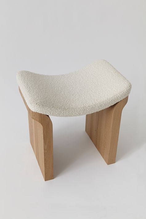 VK Releve Stool cream boucle above detail 10 - Vonnegut / Kraft Bathroom Vanity Stool, Metal Garden Furniture, Desk Stool, Dressing Stool, Durable Furniture, Furniture Trends, Vanity Stool, Stool Design, Furniture Renovation