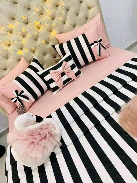 Room Bed Sheets, Bed Sheets Aesthetic, Aesthetic Bed Sheets, Bed Sheet Design, Sewing Pillows Ideas, Sheets Aesthetic, Bedding Aesthetic, Draps Design, Work Bed