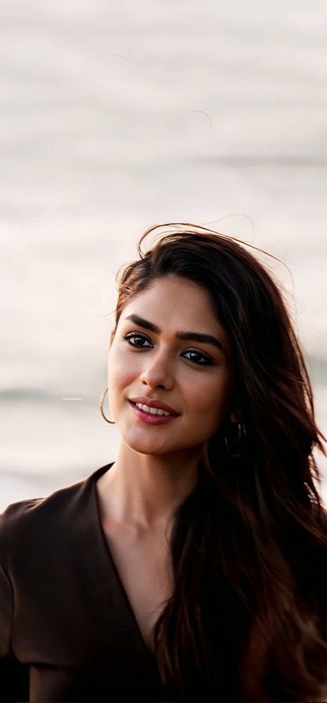 Mrunal Thakur Hd Wallpaper, Murnal Takur, Sita Ramam, Prabhas Actor, Mrunal Thakur, Shiva Tattoo Design, Adah Sharma, Bollywood Cinema, Hanuman Pics