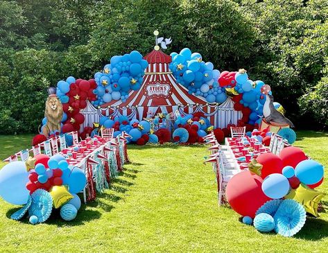 Kids Carnival Birthday Party, Carnival Birthday Theme, Circus Themed Birthday Party, Carnival Birthday Party Ideas, Circus 1st Birthdays, Carnival Party Decorations, Circus Birthday Party Theme, Carnival Birthday Party Theme, Deco Ballon