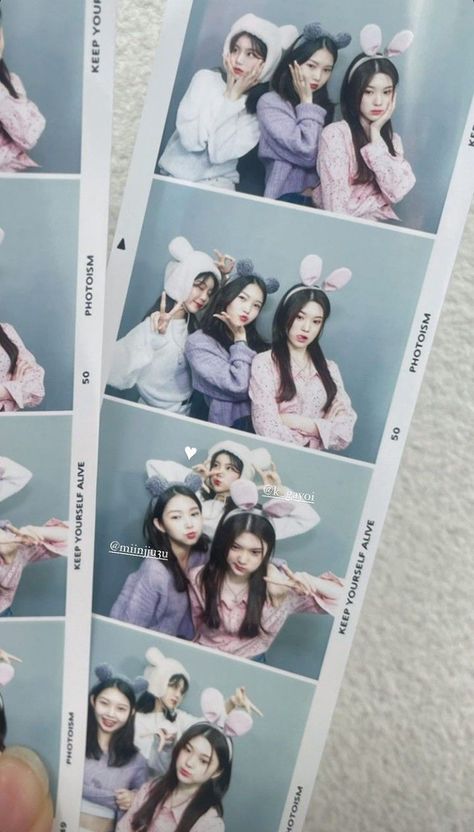 Photobox Pose, Kim Gahee, Group Picture Poses, Korean Photo, Group Poses, Photobooth Pictures, Group Picture, Studio Photography Poses, Friend Pictures Poses