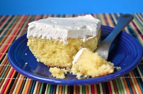 THE EASIEST TRES LECHES CAKE Cream Coconut Cake, Leche Cake Recipe, Sour Cream Coconut Cake, Beef And Potato Casserole, Heath Bar Cake, 2023 Resolutions, Chicken Cobb Salad, Leche Cake, Pina Colada Cake