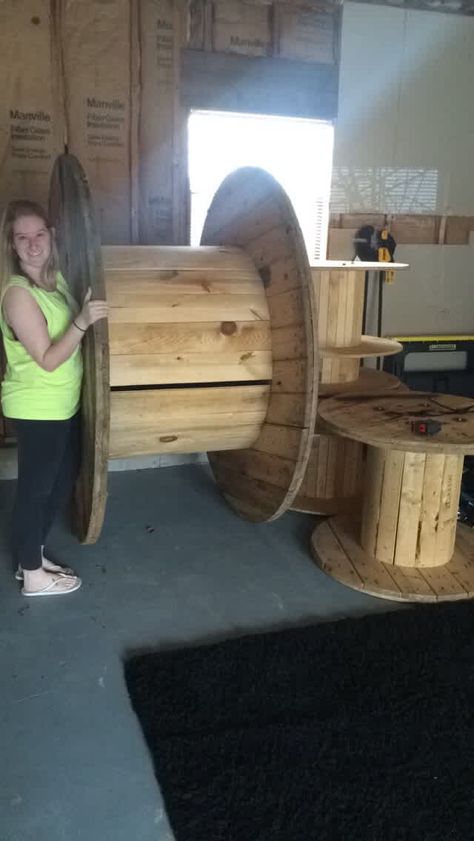 1 Wood Spool Projects, Big Spool Projects, Cable Roll Table, Wire Roll Table Wooden Spools, Electric Spool Table, Wire Reel Ideas, Wooden Wire Spool Ideas, Spool Table Ideas Outdoors, Cable Reel Ideas Garden