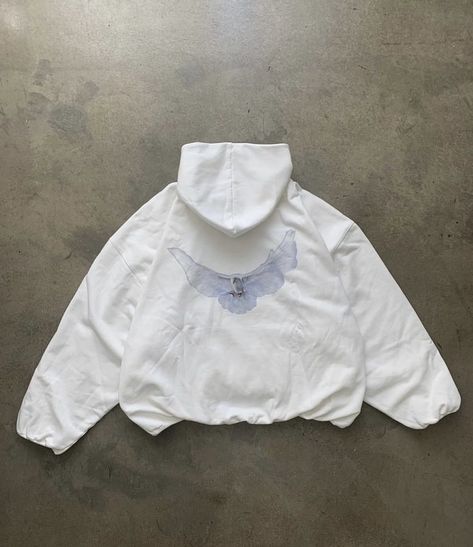 White Hoodie Aesthetic, Dove Hoodie, Yeezy Hoodie, Reworked Hoodie, Balenciaga Hoodie, Hoodie Aesthetic, Sweat Suit, White Dove, Fits Clothes