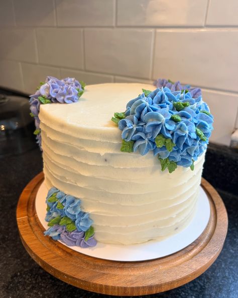 Hydrangea cakes should always be in season. 🫶🏼🍃🪻 #hydrangeacake #cakedesign #cakedecoration #buttercreamcake #chocolate #cakesofinstagram #cakestyle #vanillabuttercream #capecod #capecodbaker #capecodlife #capecodinsta Hydrangea Cakes, Hydrangea Cake, Fashion Cakes, Vanilla Buttercream, Buttercream Cake, Cape Cod, Hydrangea, Always Be, Frosting