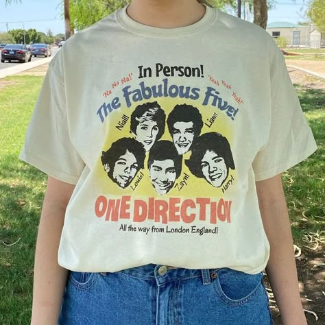 Tops casual & formal Wear for women Trendy Neck Designs, One Direction Clothes, Female Street Style, One Direction Shirt, One Direction Merch, One Direction Outfit, One Direction Shirts, Harry Styles Outfit, Suit Neck