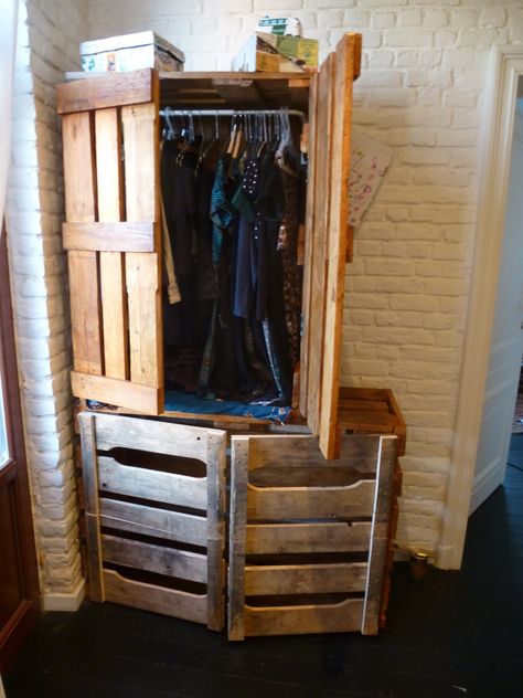 Diy Portable Closet, Wardrobe Diy, Modern Wardrobe Design, Folding Wardrobe, Industrial Clothing, Open Wardrobe, Ikea Ivar, Portable Wardrobe, Portable Closet