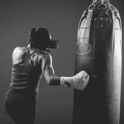 Boxing Basics, Boxe Thai, Boxing Classes, Boxing Girl, Isabelle Lightwood, Ju Jitsu, Fitness Photoshoot, Fitness Photography, Pilates Studio