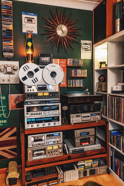 dapperseoul Listening Room Ideas, Music Setup, Housing Decor, Audiophile Room, Arts And Crafts Home Decor, Dream Setup, Studio Vibes, Rockabilly Music, Different Types Of Houses