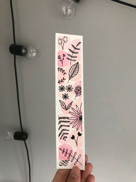 Floral Doodles, Handmade Bookmarks Diy, Doodle Art Flowers, Floral Doodle, Creative Bookmarks, Bookmark Craft, Watercolor Bookmarks, Diy Bookmarks, Book Markers