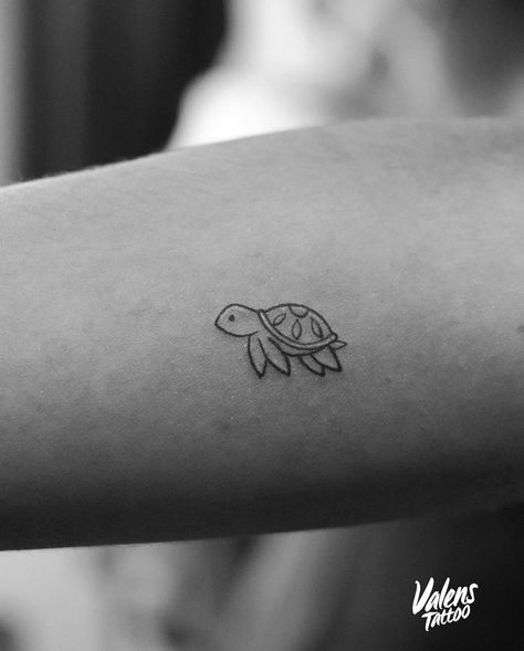 Fine Line Tattoo Turtle, Turtle Tattoo Fine Line, Fine Line Turtle Tattoo, Hippo Tattoo, Cute Animal Tattoos, Turtle Tattoo Designs, Turtle Tattoo, Matching Tattoo, Subtle Tattoos