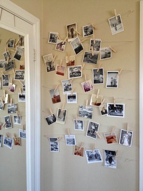 Diy Room Decor Photo Wall, Photos On The Wall Ideas Bedrooms, College Dorm Room Photo Wall, Photos On Ceiling, Hanging Photo Wall, Hanging Pictures On The Wall With String, Collage Of Pictures On Wall, Pictures Hanging On String, Printed Photos On Wall