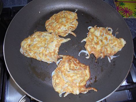 White Bait Recipes, Whitebait Fritters New Zealand, Nz Recipes New Zealand, Whitebait Recipe, Whitebait Fritters, Fritters Recipes, Culture Studies, New Zealand Food, Fritters Recipe