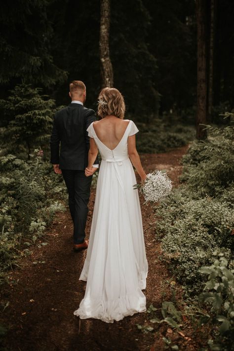 Amelii wedding dress design studio testimonials - Sigita Relaxed Wedding Dress, Lost In Your Eyes, Earth Tone Wedding, Wedding Dress Design, Lost In The Woods, Amazing Dresses, Boho Wedding Inspiration, Cute Wedding Dress, Relaxed Wedding