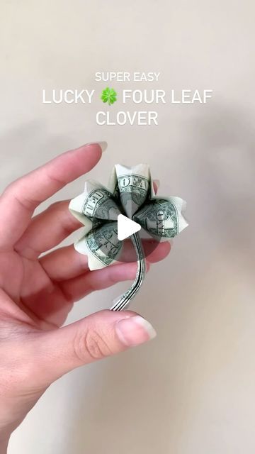 Money Origami Diy, Fold Money Into Flowers, Diy Money Gift Ideas, Money Folding Ideas Easy, Dollar Oragami, Kids Craft Corner, Money Star, Fold Dollar Bill, Money Craft