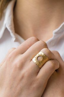 Sun Ring, Rings Aesthetic, Celine Daoust, Jewelry Inspo, Dream Jewelry, Pretty Jewellery, Light Yellow, Bling Bling, Cute Jewelry