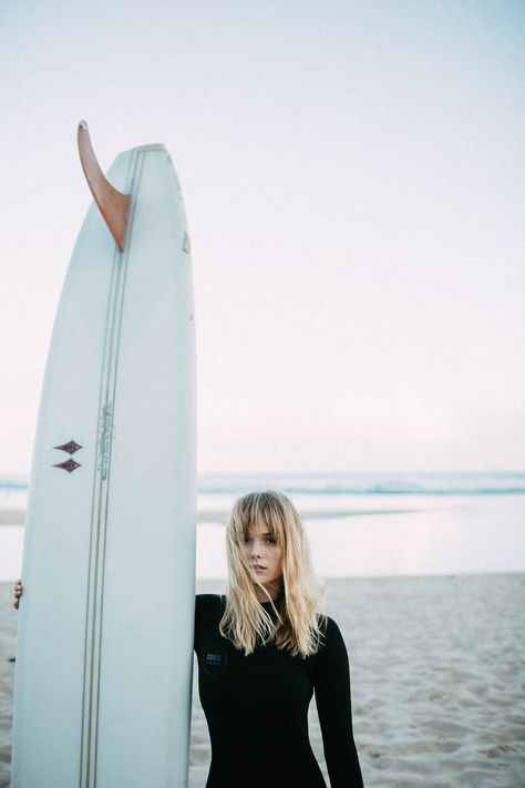 Mavericks Surfing, Surf Aesthetic, Female Surfers, Surfer Girls, Surfing Photos, Surf Vibes, Surf Photography, Surfer Girl Style, Beach Shoot