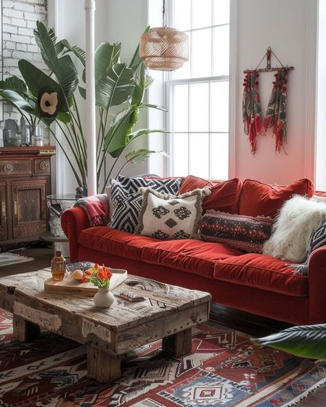 Maroon Couch Living Room Ideas, Red Couch Decor, Unique Apartment Decor, Couches Living Room Apartment, Red Couch Living Room, Red Leather Couches, Paris Living Rooms, Dreamy Interior, Boho Rooms