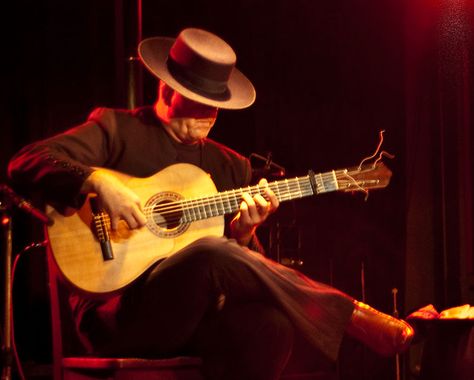 Flamenco Guitar Lessons Fingerpicking, Dueling Pianos, Guitar Lessons Tutorials, Online Guitar Lessons, Spanish Dancer, Guitar Teacher, Flamenco Dancing, Flamenco Dancers, Music School