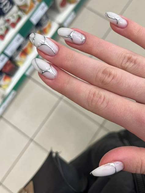 Stylish Almond Nails, Nails January, Casual Nails, Soft Nails, Metallic Nails, Silver Nails, Funky Nails, Chic Nails, Nails Inspo