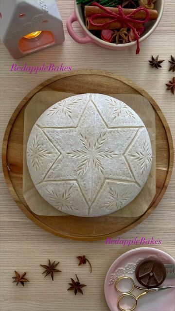 Bread Scoring Patterns, Bread Scoring, Homemade Sourdough Bread, Bread Oven, Bread Art, Keep It Clean, Spelt Flour, Sourdough Baking, Snowflake Design