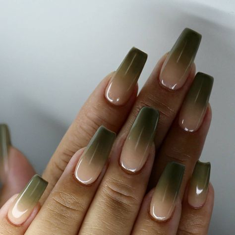 2,345 mentions J’aime, 34 commentaires - PVRIS  (@nailsup_) sur Instagram : "Dégradé Nude/Kaki #ombre#ByNailsUp" Black Halloween Nails, Brown Acrylic Nails, Green Acrylic Nails, Green Nail Art, Green Nail Designs, Nude Nail Designs, Ombre Nail, Fancy Nails Designs, Ombre Acrylic Nails