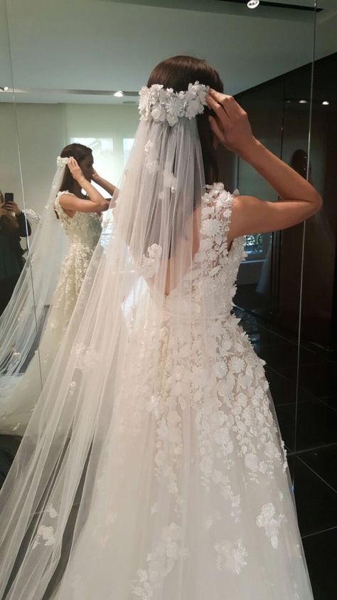 Christian Wedding Dress, Christian Wedding Gowns, Elegant Bridal Gown, Bride Veil, Classy Wedding Dress, Stylish Wedding Dresses, Pretty Wedding Dresses, Wedding Veils Lace, Fancy Wedding Dresses