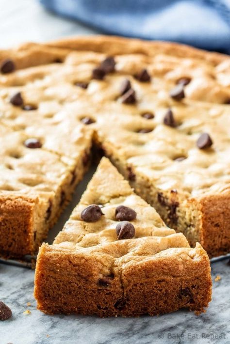 Chocolate Chip Cookie Pizza, Big Chocolate Chip Cookies, Giant Chocolate Chip Cookie, Big Chocolate, Chocolate Chip Cookie Cake, Cookie Pizza, Giant Chocolate, Big Cookie, Cookie Cake Recipe