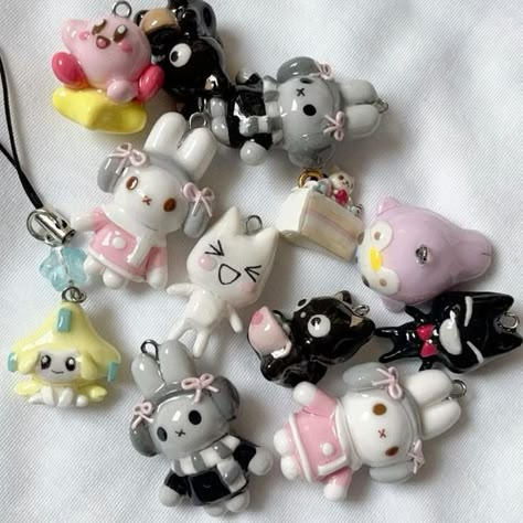 Clay Crafts Figures, Mini Trinkets, Clay Bunny, Clay Keychain, Clay Diy Projects, Clay Crafts Air Dry, How To Make Clay, Cute Polymer Clay, Cute Clay