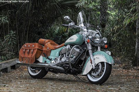 2016 Indian Chief Vintage Indian Chief Classic, Indian Motorbike, Indian Motors, Vintage Indian Motorcycles, Diy Motorcycle, Motorcycle Decor, Indian Motorcycles, Motorcycle Pictures, Motorcycle Painting