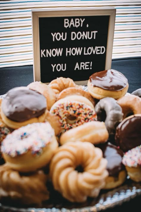 Fall Baby Shower Donut Bar, Donut Board Baby Shower Ideas, Donut Wall Baby Shower Ideas, Donut Shower Ideas, Donut Bar Baby Shower Ideas, Brunch Babyshowers, Donuts Baby Shower Ideas, Fall Baby Shower Brunch Food Ideas, Fall Gender Reveal Ideas For Party Food