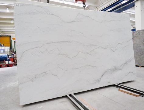 Calacatta Do Brasil Quartzite White Quartzite Slabs Mont Blanc Quartzite, Quartzite Countertops Kitchen, White Quartzite Countertops, White Quartzite, Countertop Backsplash, Kitchen Technology, Marble Slabs, Quartzite Countertops, Countertops Kitchen