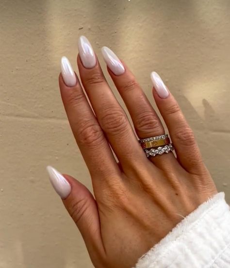 Hailey Bieber Nails Square Long, One Colour Nails Summer, Nail Pearl Color, Not Too Long Nails, One Coloured Nails, Pearl Colour Nails, Hailey Beiber Pearl Nails, Long Pearl Nails, Hailey Bieber Nails Long