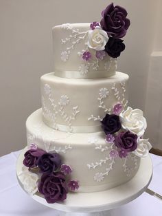 Purple Wedding Cake, Wedding Cake Fresh Flowers, Purple Wedding Cakes, Purple Cakes, Floral Wedding Cakes, Chocolate Wedding Cake, Amazing Wedding Cakes, Gorgeous Wedding Cake, Wedding Cake Decorations