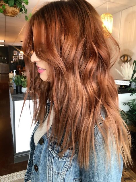 Red Hair With Blonde Highlights And Lowlights, Spring Ginger Hair, Ginger Hair With Root Smudge, Ginger Long Layered Hair, Natural Red Hair Lowlights, Long Copper Hair With Layers, Rooted Ginger Hair, Light Copper Hair Dark Roots, Auburn Hair Shadow Root