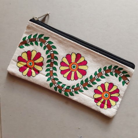 Painting On Pouch Bag, Pouch Bag Design, Pouch Painting, Jute Bags Design, Painted Canvas Bags, Mithila Painting, Handpainted Tote Bags, Handmade Pouch, Hand Painted Purses