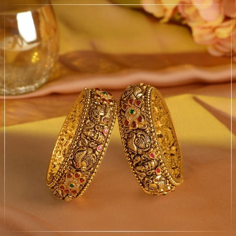 Antique Nakshi Gold Bangle Nakshi Bangles Gold, Antique Yellow Gold Bangle Jewelry, Antique Gold Bangle With Antique Finish, Vintage Antique Gold Metal Bangle, Traditional 22k Gold Bangle, Antique Yellow Gold Hallmarked Bangle, Antique Gold Bangle, Whatsapp Video Call, Pearl Bangles Gold