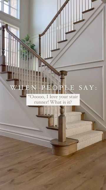 Stair Design Ideas, Classic Home Design, Design Staircase, Wood Handrail, Staircase Runner, Hardwood Stairs, Traditional Staircase, Beautiful Stairs, Oak Stairs