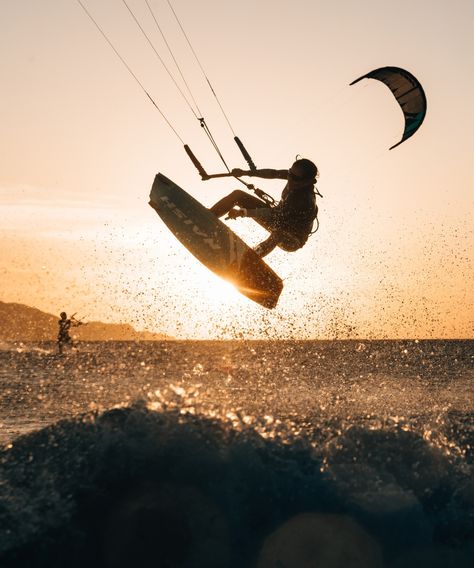 There is a story in the Philippines that the breeze comes at the whim of Amihan, goddess of the northeast winds. When that moment arrives, kite surfers learn to fly. Lifted from the translucent waters of the Sulu Sea that surround Amanpulo and its pristine white sands, moments suspended in the air are a kind of meditation – a connection to nature that is transient, but unforgettable. Surfer Painting, Kite Board, Palawan Island, Surfing Aesthetic, Soul Surfer, Palawan Philippines, Natural Swimming Pool, Kite Flying, Summer Surf