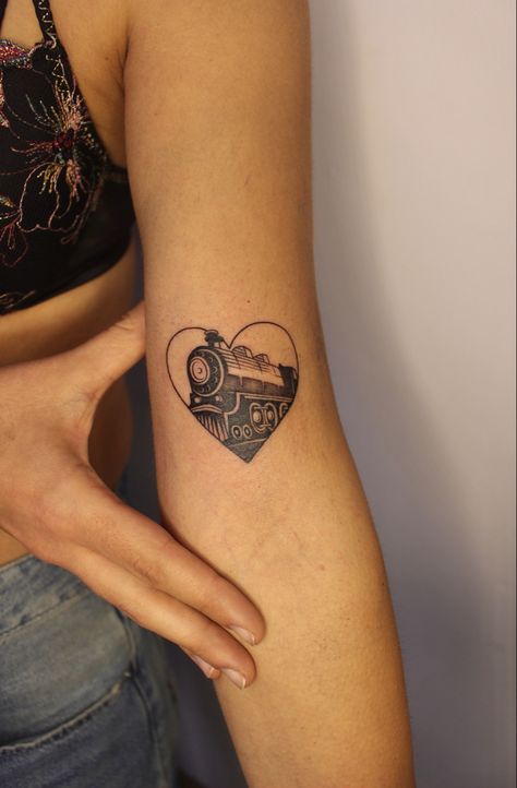 #locomotive #train #treno #tattoo #tattooart #tattooideas #tattoodesign #minimal #minimaltattoo #minimalstyle #minimalismus #hearttattoo #heart Tiny Train Tattoo, Mechanical Engineering Tattoo, Train Tattoos For Women, Locomotive Tattoo, Train Tattoo, Cross Stitch Tattoo, Circular Tattoo, Stick Tattoo, Cowgirl Tattoos