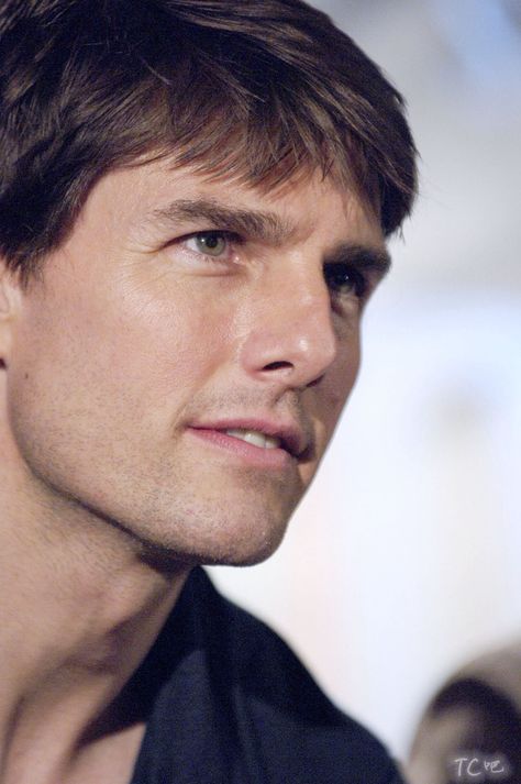 Tom Cruise Jawline, Ethan Hunt, Fav Celebrities, Male Faces, American Boy, Men's Haircuts, Beautiful Muslim Women, Tom Cruise, Cruise Control