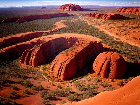 Discover Australia's Natural Beauty: Uluru (Ayers Rock) Uluru Australia, Uluru-kata Tjuta National Park, Lizard Island Australia, Ayers Rock Australia, Wave Rock Western Australia, Ayers Rock, Awe Inspiring, Natural Beauty, New Zealand