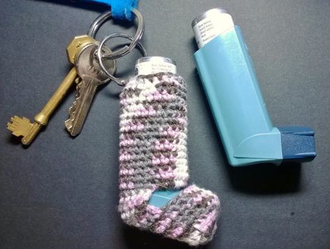 If you've ever been in that situation where you're rooting in your bag for your inhaler, or forget to take it with you, then this pattern is for you. The inhalercover fits snuggly over your inhaler... Asthma Spray, How To Make Keychains, Inhaler Holder, Inhaler Case, Crochet Case, Keychain Craft, Crochet Shoulder Bags, Crochet Cozy, Crochet Keychain Pattern