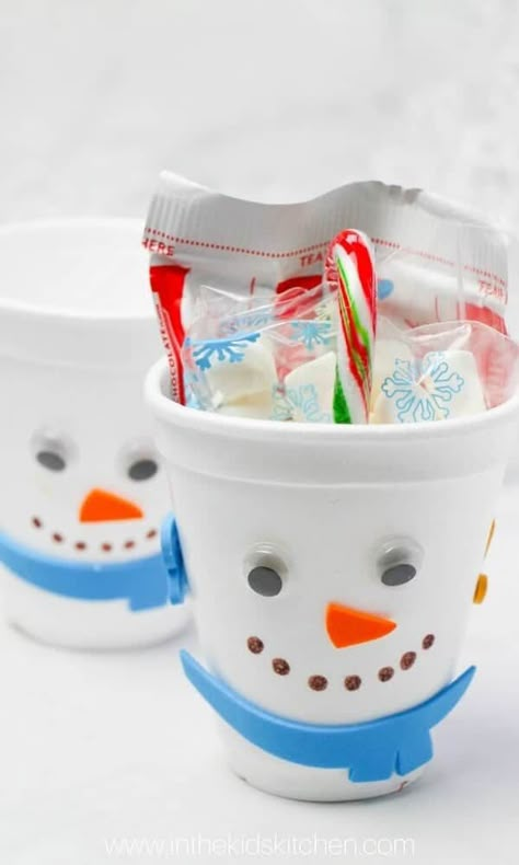 Easy DIY class gift ideas for students. Create your own end of year gifts for classmates, with simple gift ideas that kids can help with. These fun class gift ideas are sure to be a hit with the kids! #classgifts #diygiftsforkids Watermelon Pudding, Classroom Christmas Gifts, Class Gift Ideas, Class Christmas Gifts, Craft Christmas Gifts, Cocoa Gift, Hot Chocolate Gift, Students Christmas, Class Gifts