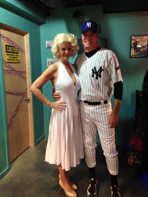 Joe Dimaggio Marilyn Monroe Costume, Marylin Monroe And Jfk Costume Couple, Marilyn Monroe Couple Costume, Marilyn Monroe And Jfk Costume, Iconic Movie Couples Costumes, Famous Couples Costumes, Marilyn Monroe Halloween Costume, Creative Halloween Costumes For Couples, Old People Costume