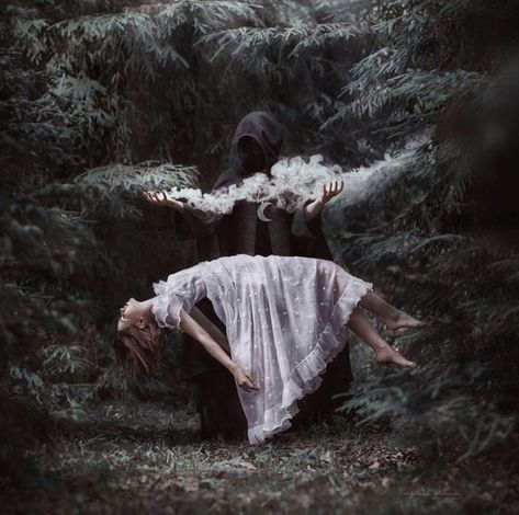 Spooky Halloween Pictures, Fantasy Witch, Halloween Photography, Fantasy Magic, Fantasy Photography, Halloween Photoshoot, Fantasy Story, Witch Aesthetic, Halloween Photos