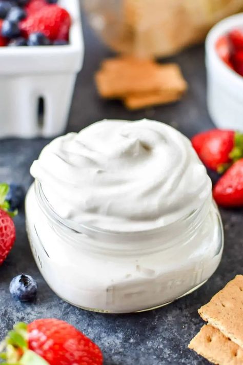 8 Creative Ways to Use Greek Yogurt in the Kitchen | Clean Plates Miracle Whip Recipes, Whipped Greek Yogurt, Diy Yogurt, Whipped Yogurt, Make Greek Yogurt, Miracle Whip, Just Eat It, Infused Oils, Yogurt Recipes