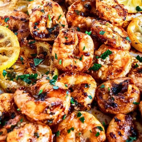 Best Lemon Garlic Shrimp Recipe – Yummy and fully Large Shrimp Recipes, Ways To Cook Shrimp, Cook Ideas, Baked Shrimp Recipes, Garlicky Shrimp, Seafood Bake, Lemon Garlic Shrimp, Cajun Dishes, Marinated Shrimp