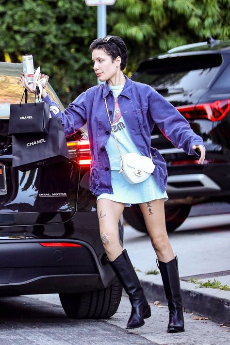 Halsey Style Halsey Fashion, Halsey Halloween, Singers Outfits, Halsey Style, Here Lies, Halsey, Fashion Icons, My Fashion, Style Icons