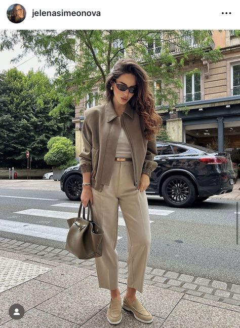 Look Office, Style Casual Chic, Monochromatic Outfit, Corporate Outfits, Fashion Closet, Trendy Fall Outfits, Casual Chic Outfit, Professional Outfits, Casual Style Outfits